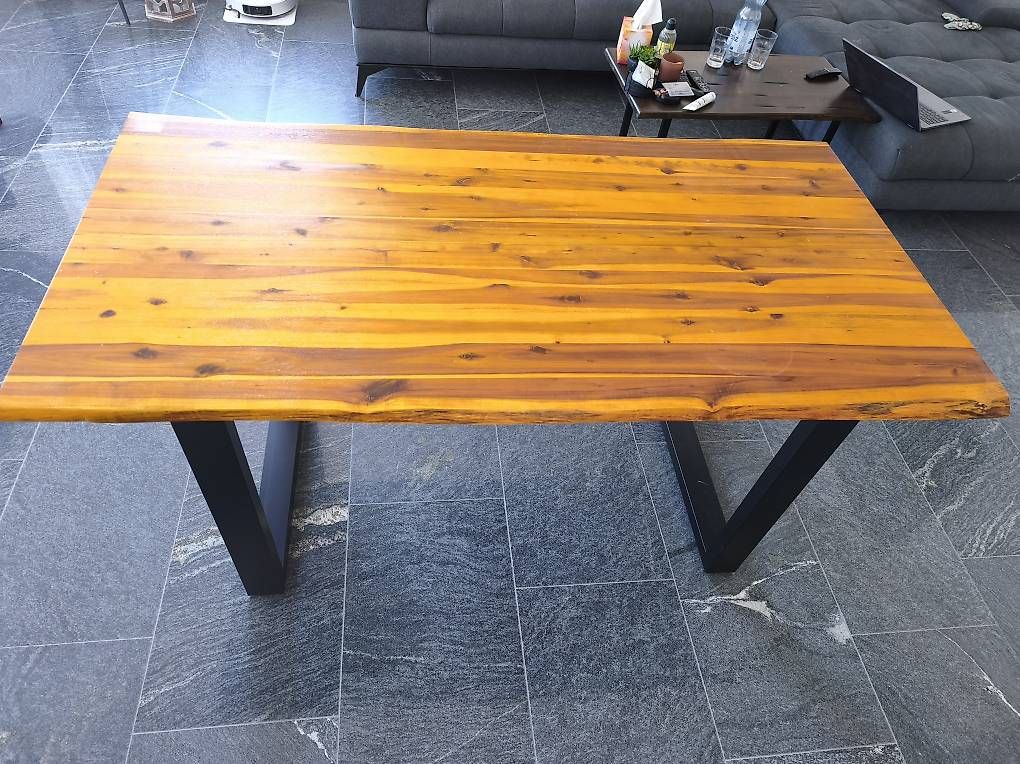 Tische: Tisch Massiv Baumkante 160cm – Gebraucht aus Oberentfelden von superchargedhemi