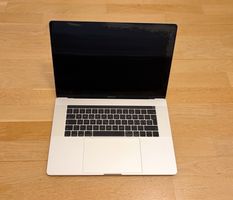 Apple MacBook Pro 15" (2017)