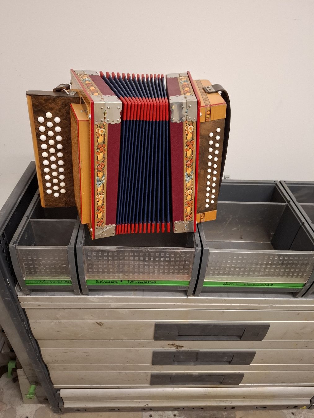 Gwerder Musikinstrumente: gwerder orgeli – Gebraucht aus Villeneuve von BibiVintage 7