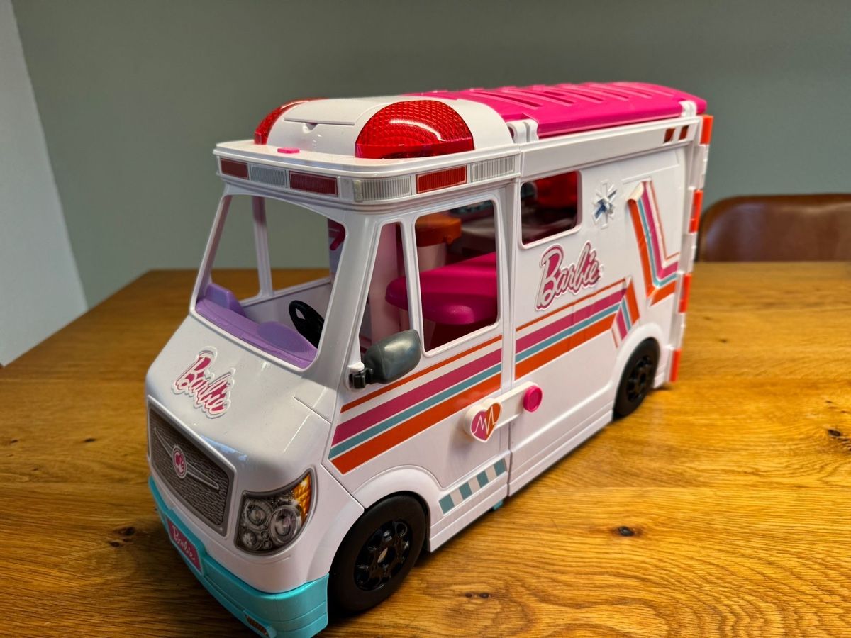 Giocattoli: Barbie Krankenwagen Bus – Usato da Niederbüren venduto da poschti 6