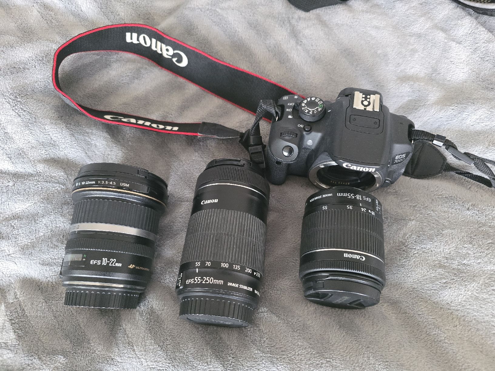 Canon Kamera: Set: Camera EOS700D + 3 Objektiven / neu – Neu (gemäss Beschreibung) aus Wädenswil von sos_6vlx