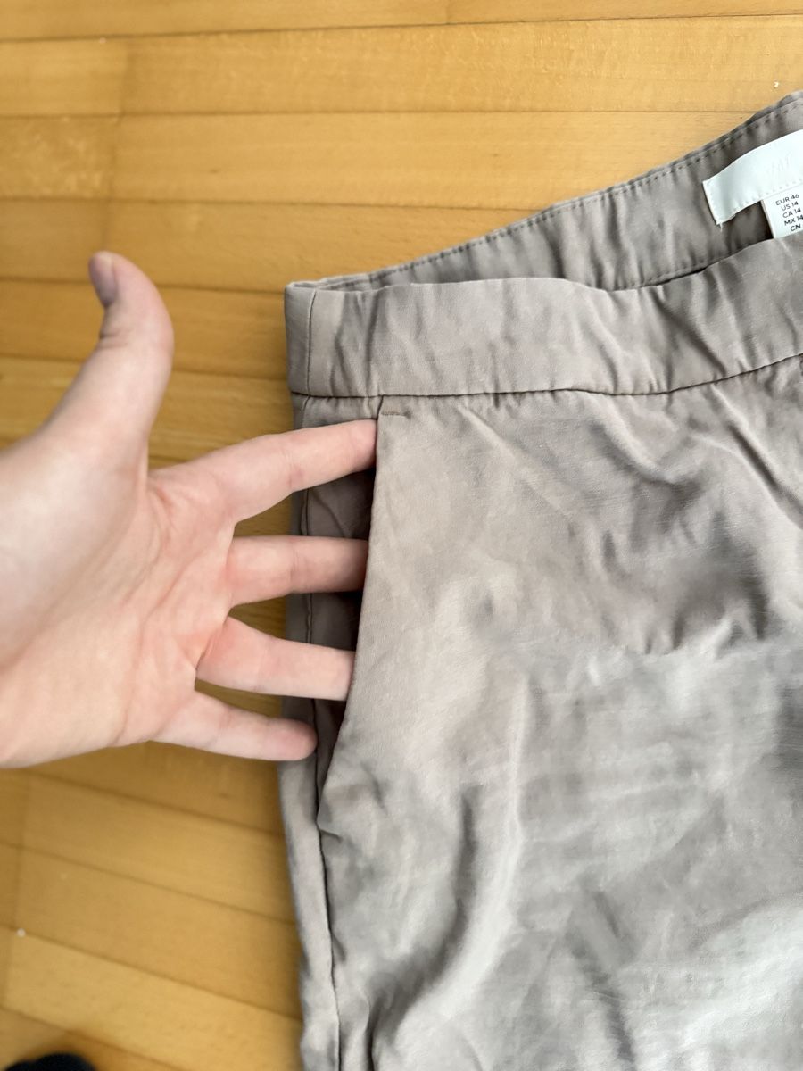 H&M Pantaloni: H&M Wide Leg Trousers - 46 – Usato da Ueberstorf venduto da man_p2fy 1
