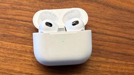 Apple AirPods 3. Generation - top Zustand (inkl. Ladekabel)