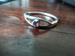 Silber Ring antik mit kleinem Rubin