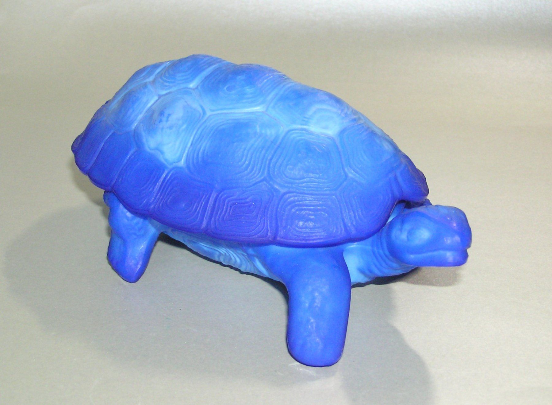 Figuren: Blaue Glas Bonboniere Schildkröte – Gebraucht aus Grenchen von Antique-hunter 6