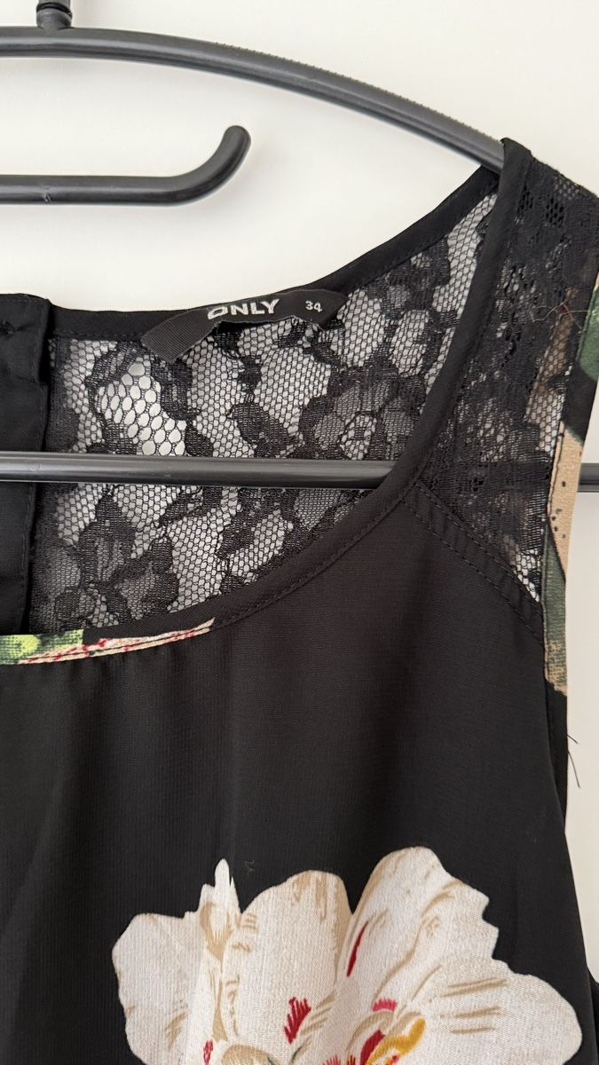 Only Kleider: Kleid ONLY schwarz mit Blumenmuster Grösse 34 – Gebraucht aus Liestal von bodrum1978 1