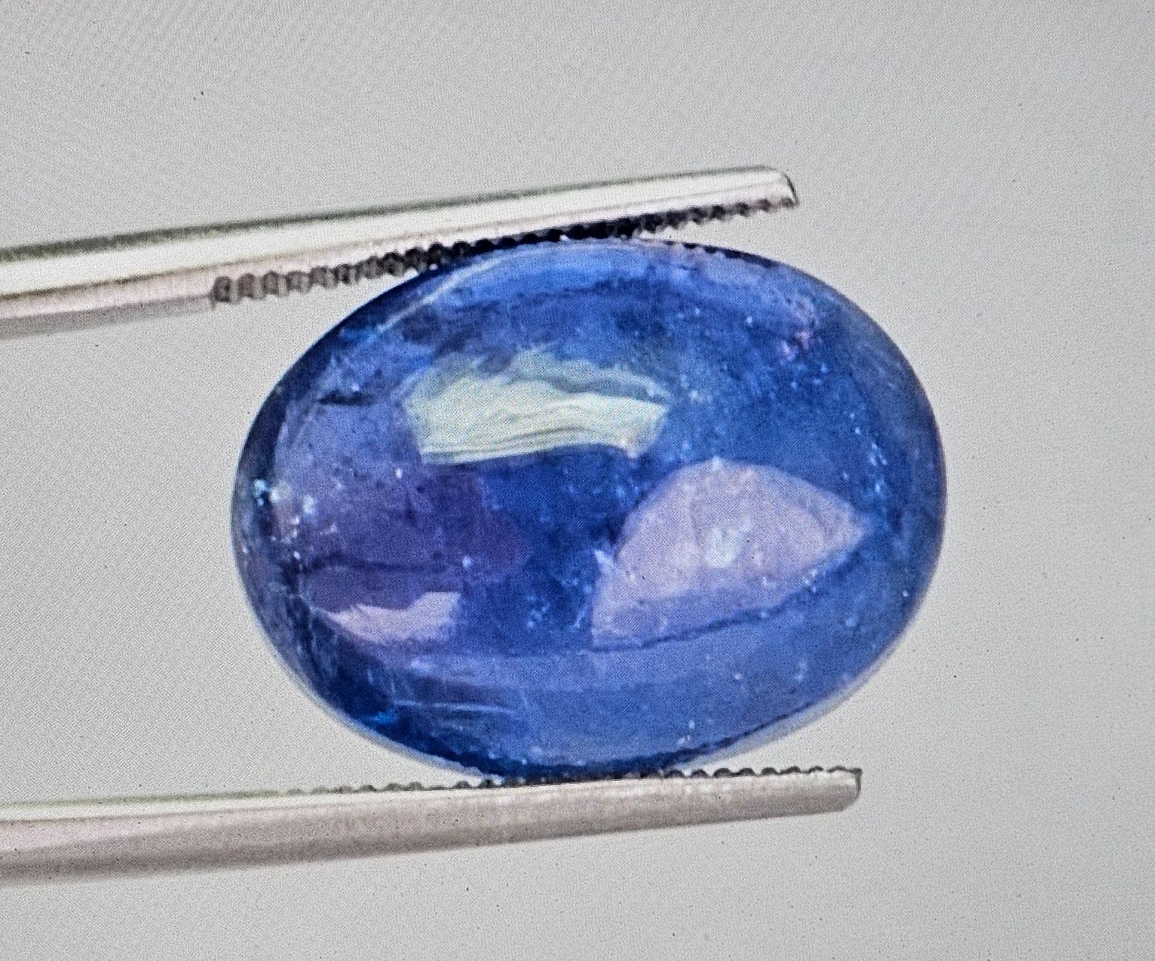 Pietre preziose: Schöner Tansanit Cabochon; 7.63 ct. – Nuovo (secondo la descrizione) da Horgen venduto da Agopton