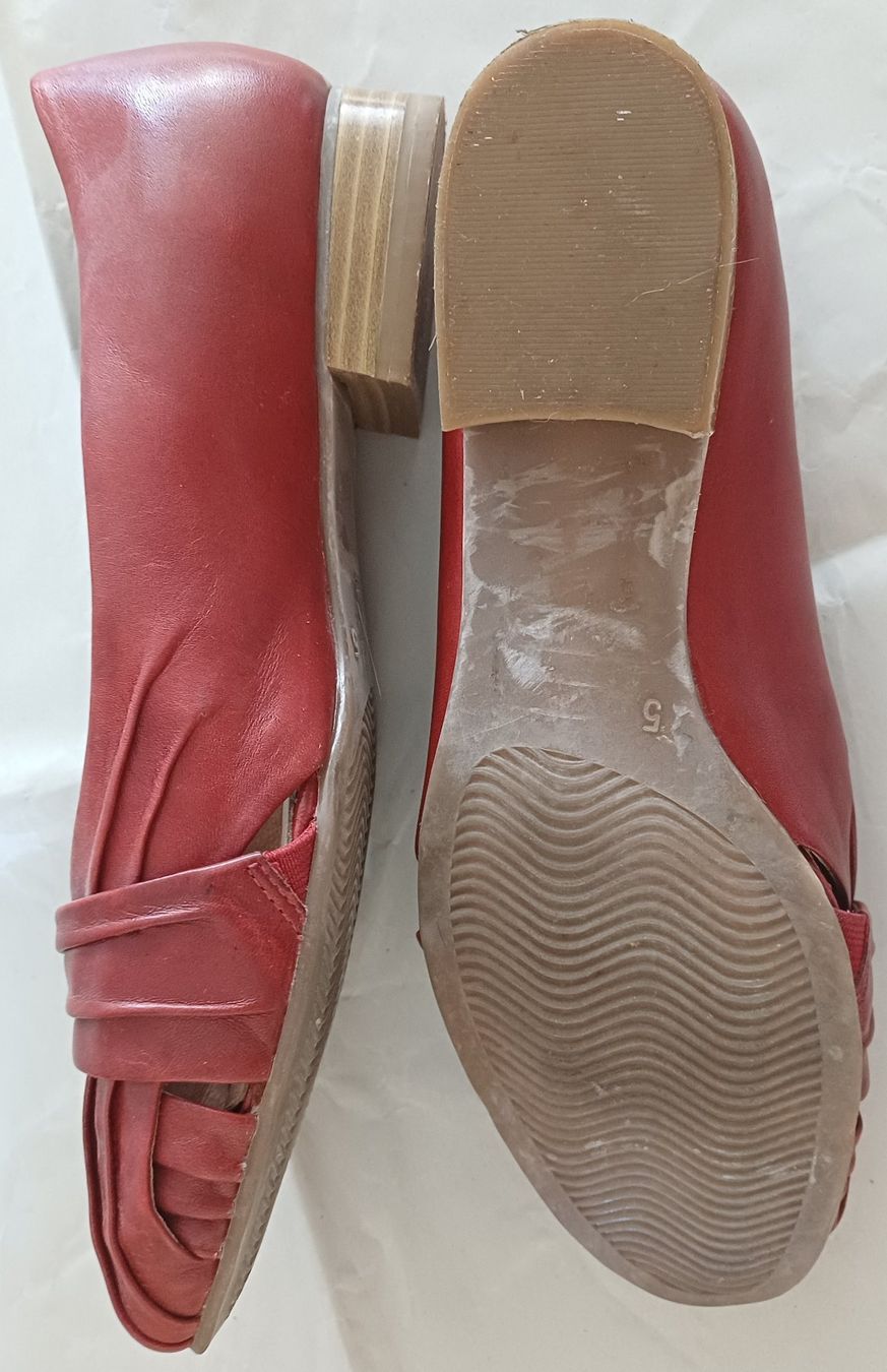 Chaussures femmes: ROTE SCHUHE  Janet D,  Grösse 5 – Neuf (Voir description) à Reinach AG par vier-pfoten 3