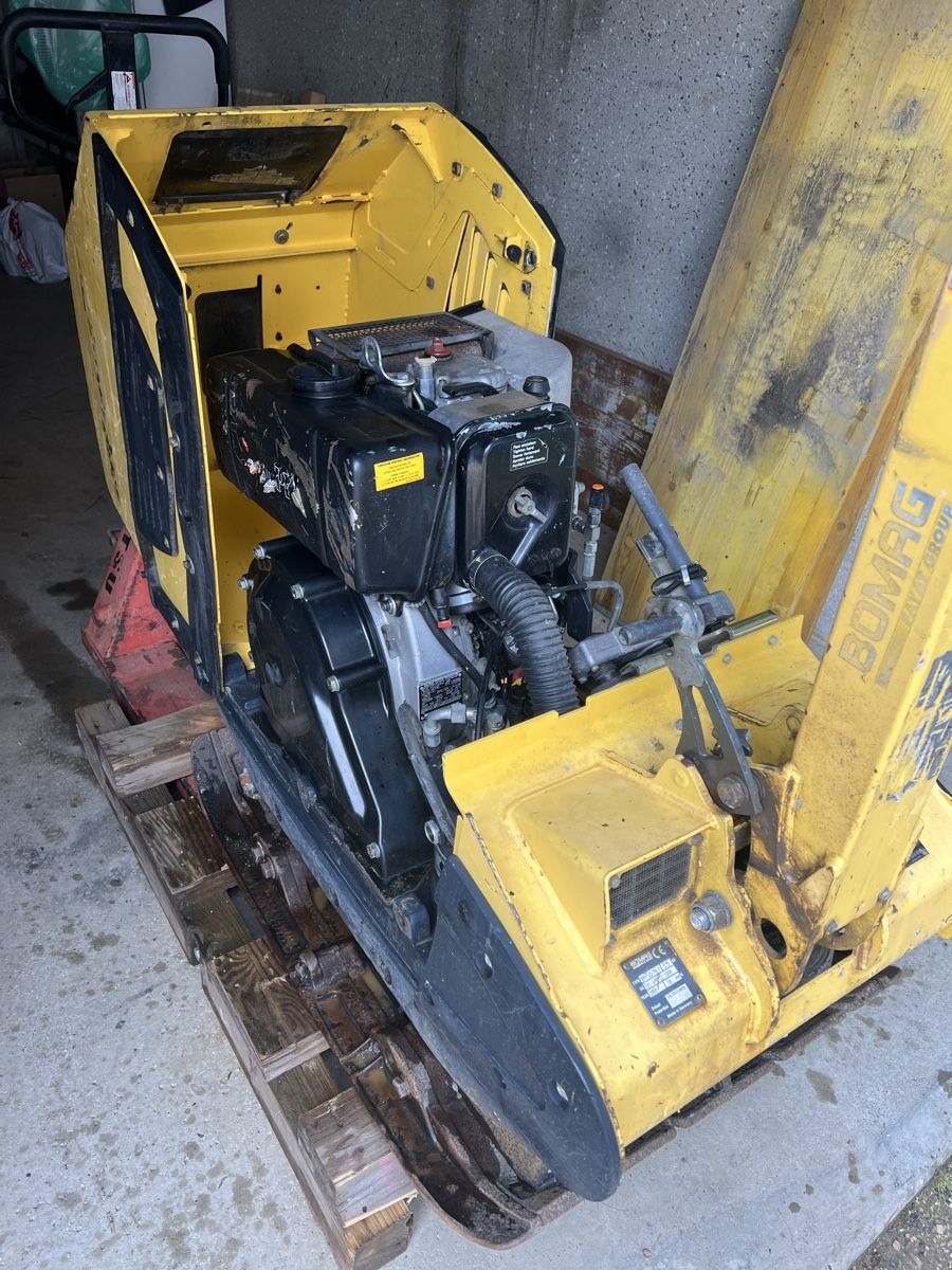 Bomag Tutte le macchine: Bomag Wibroplate  – Usato da Studen BE venduto da wacek01 4