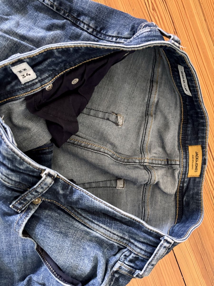 Lotti di vestiti: Markenjeans Trio Gr.34 – Usato da Lyss venduto da violin 3