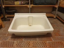 Neuweriges Waschbecken/Waschtrog Romay