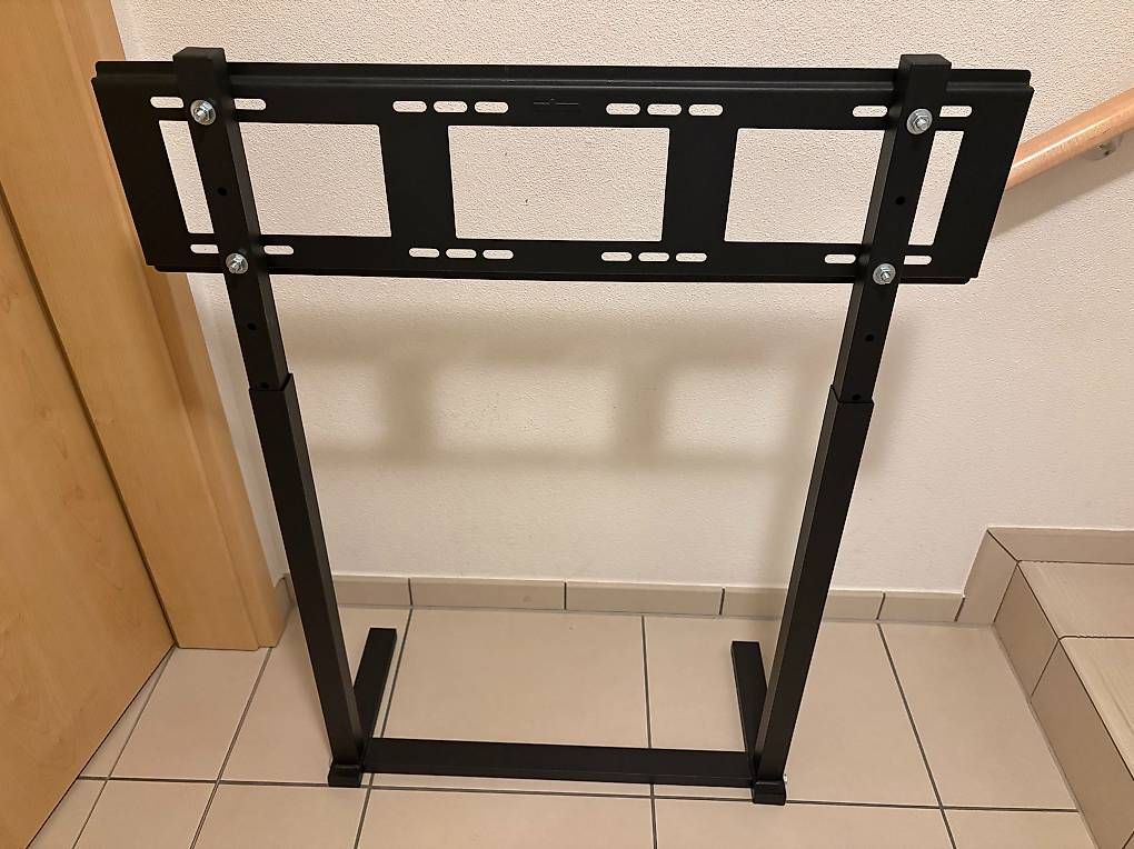 Wandhalterungen: Unho Supporto da pavimento TV – Gebraucht aus Genestrerio von ang_z9xj