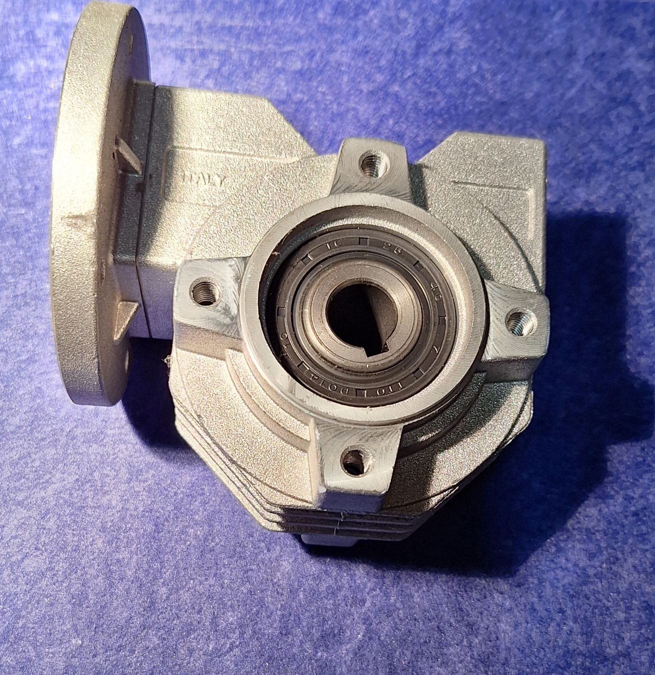 Motoren: Hydromec reducteur de vitesse P030FB01COPV6 neuf – Neu (gemäss Beschreibung) aus Bussy FR von 023 1