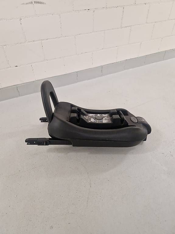 Auto-Kindersitze: ABC Design Autositz Isofix Base Tulip black – Gebraucht aus Zürich von Michele29