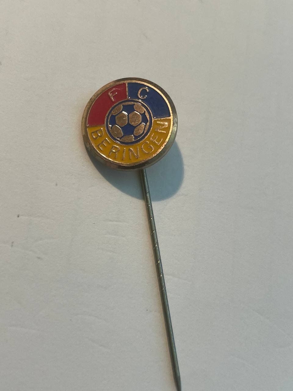Placchette & Badge: 119. Anstecknadel - FC Beringen – Usato da Luzern venduto da Irek 1