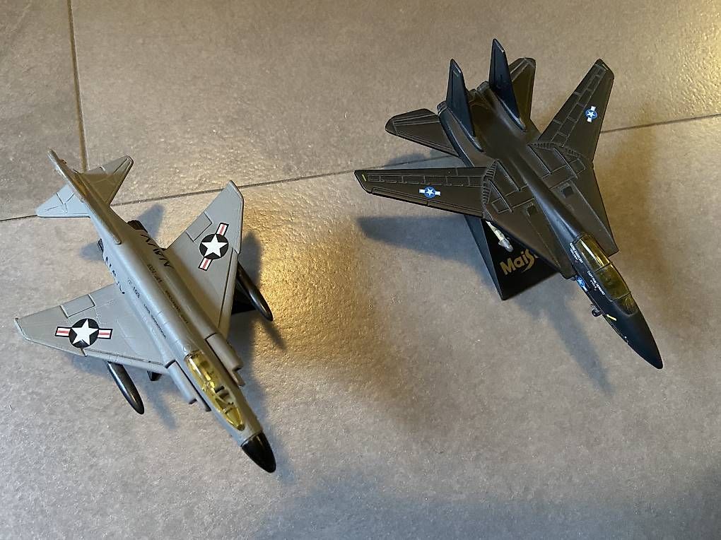 Kits de montage: Maisto - avions de chasse – D'occasion à Perroy par Tilusion