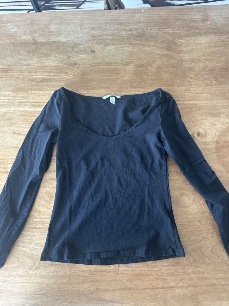H&M T-shirt: H&M Langarmshirt – Usato da Zürich venduto da sommer121