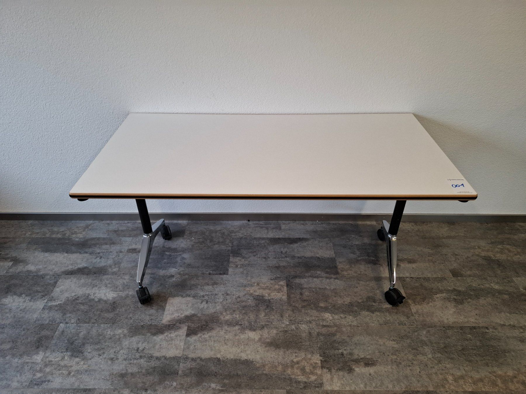 Bureaux: 001 Bürotisch 150x75 – D'occasion à Derendingen par Meisterstuecke