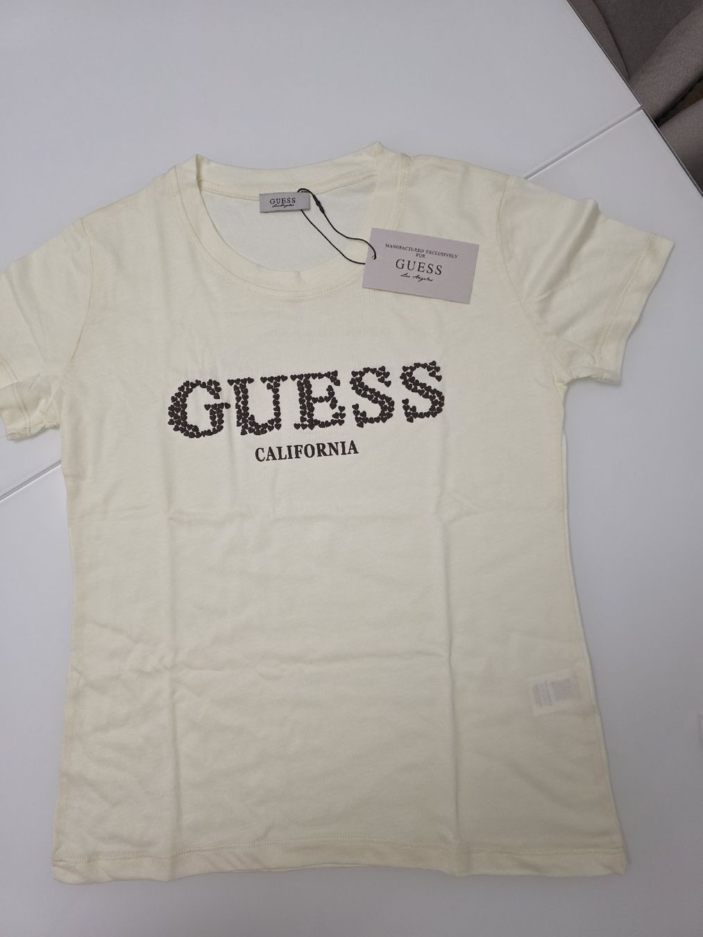 Guess T-shirt: Guess T-shirt – Nuovo e nell'imballaggio originale da Bern venduto da Alicebeloto