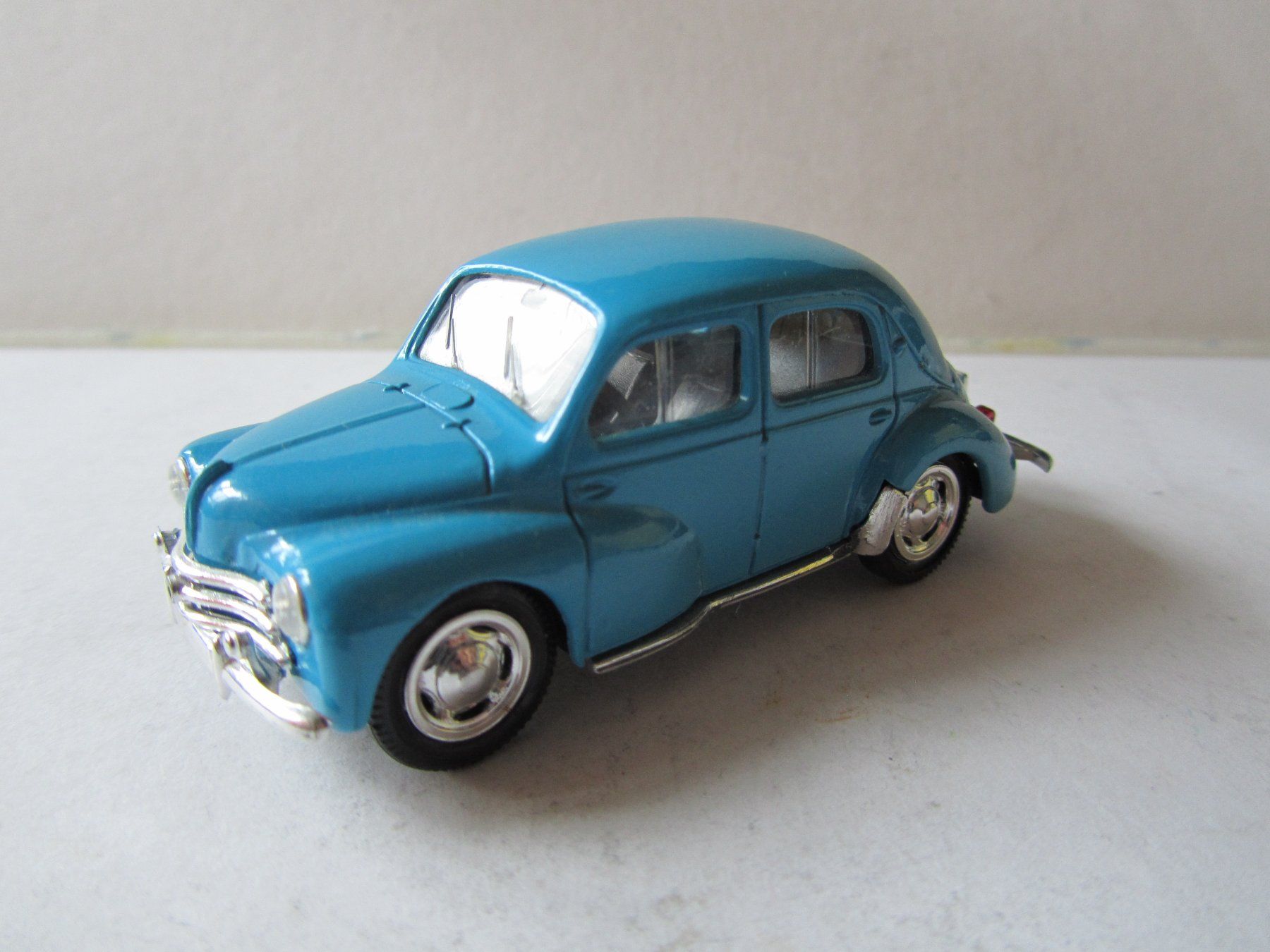 Solido Modellini d'auto: Renault 4 CV von Solido – Usato da Weiningen ZH venduto da dietsch57