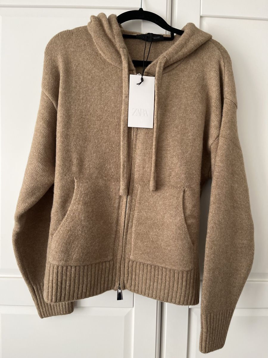 Zara Maglioni & Felpe: Knit zip hoodie – Nuovo e nell'imballaggio originale da Allschwil venduto da eyl_bb8q