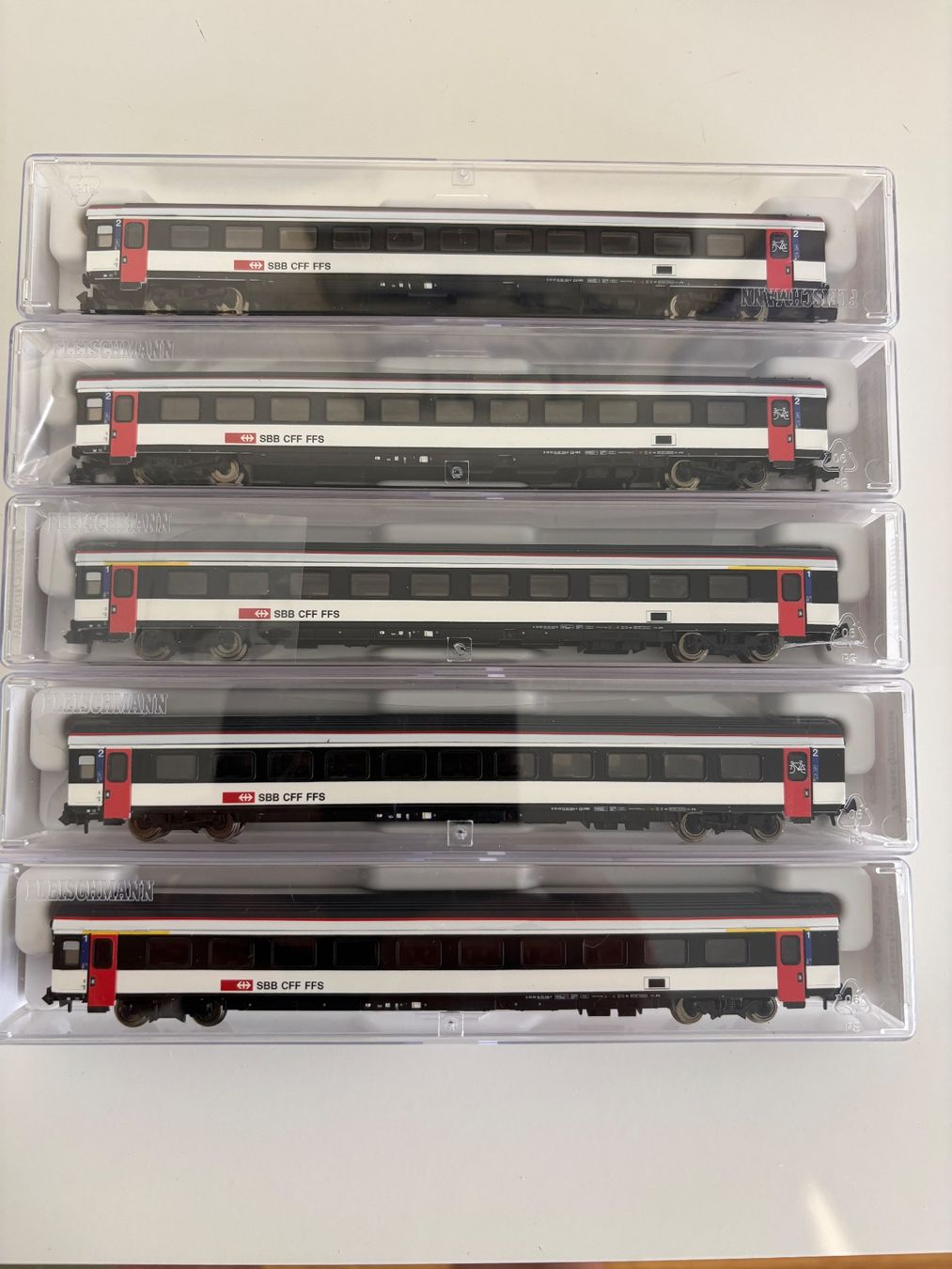 Fleischmann Modellini di ferrovie: 5 Personenwagen SBB Fleischmann – Usato da Luzern venduto da Tlubrr 2