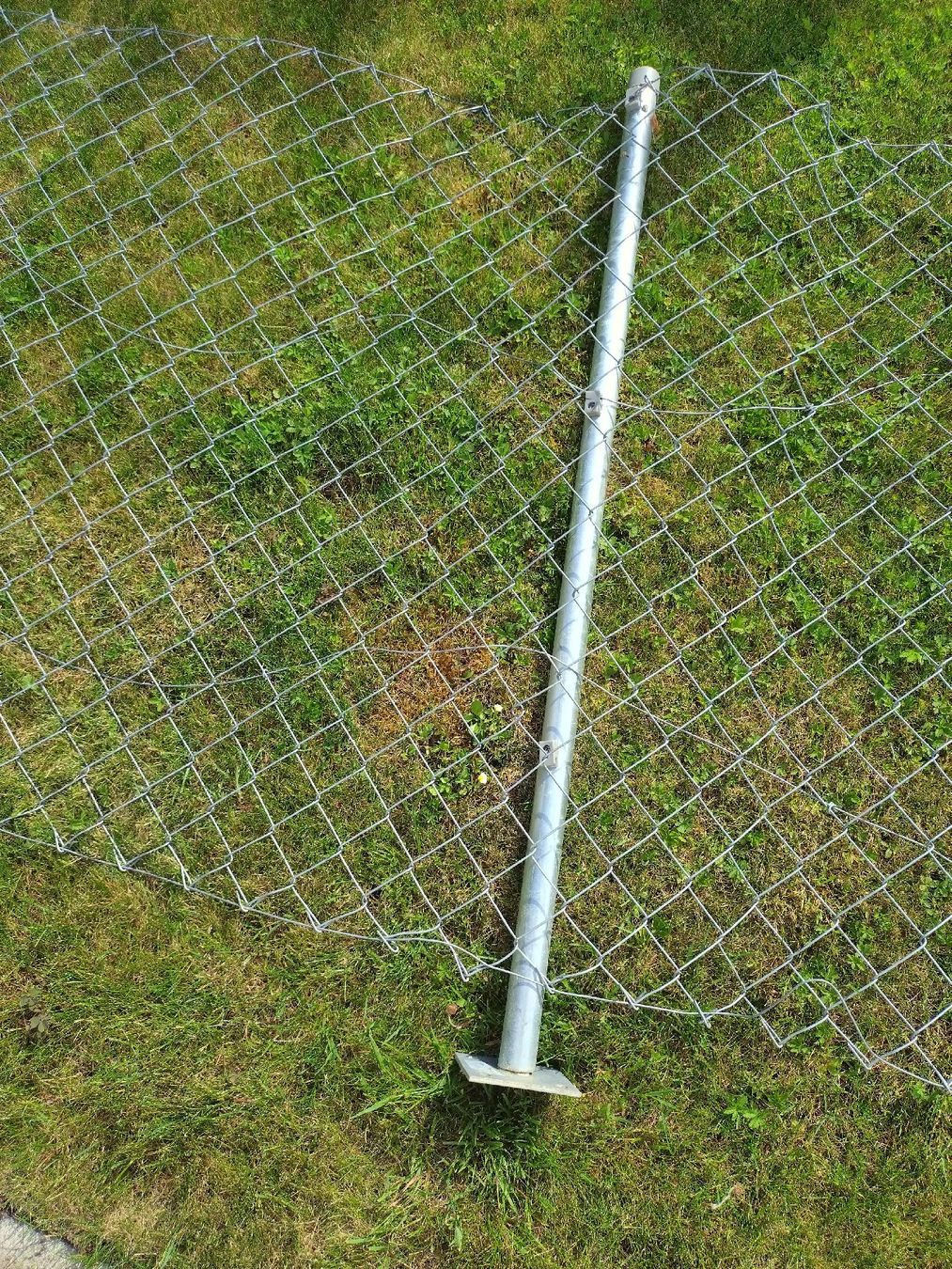 Clôtures: Zink-Maschendrahtzaun-Element mit Stützen, 5m lang. – D'occasion à Oftringen par takumivegas 6