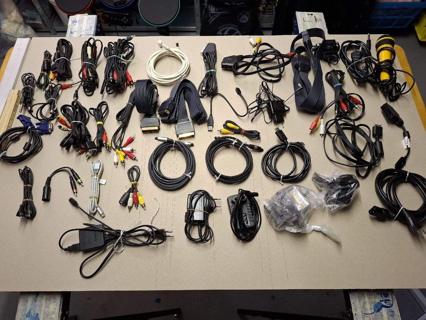 Câbles: Kabel gesucht? nr.1 – D'occasion à Hunzenschwil par Hardrock6
