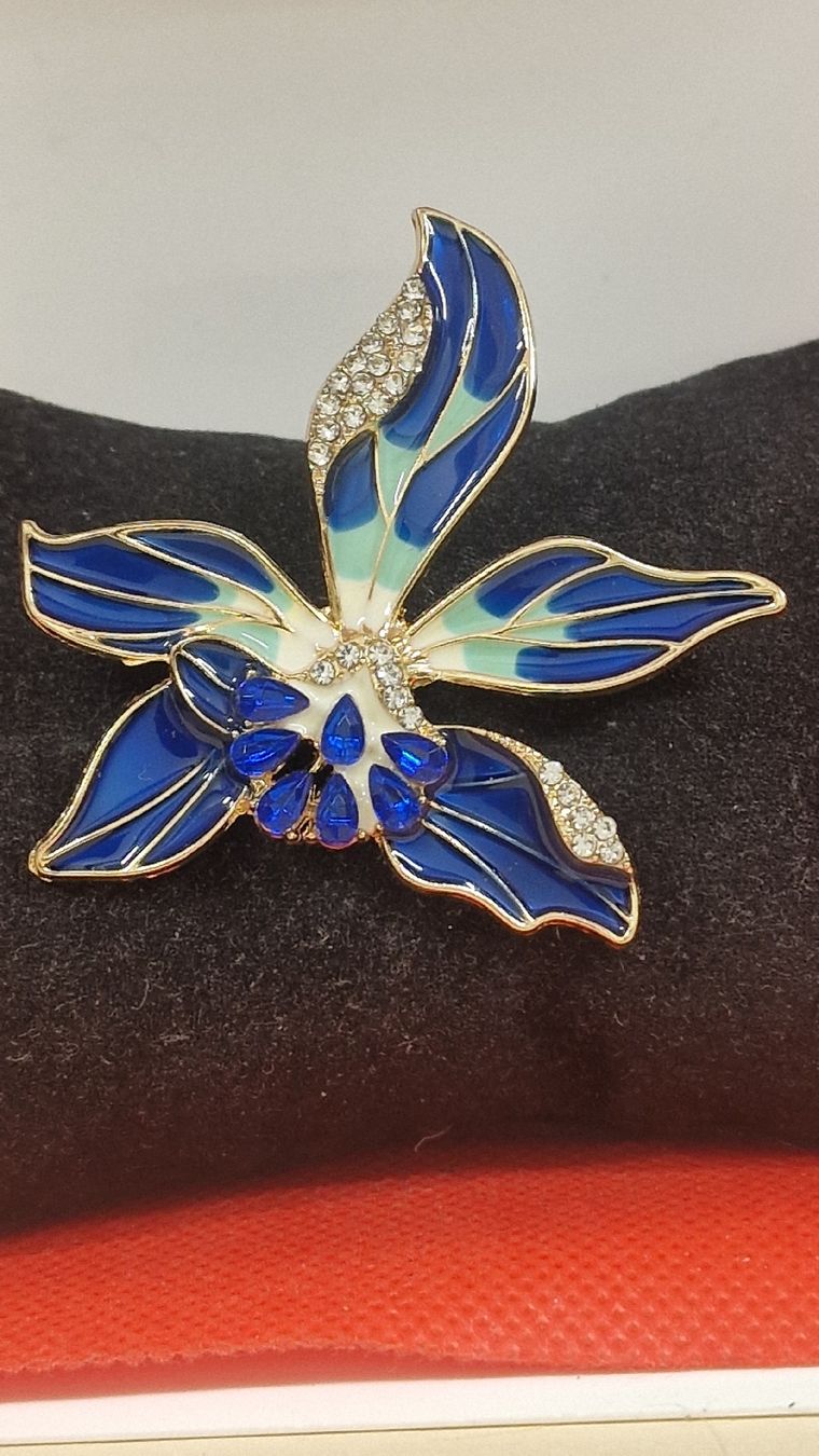 Spille & Fermagli: Blaue Vintage Brosche mit Strass - Blumendesign Top! – Nuovo (secondo la descrizione) da Herisau venduto da Antiques.AR