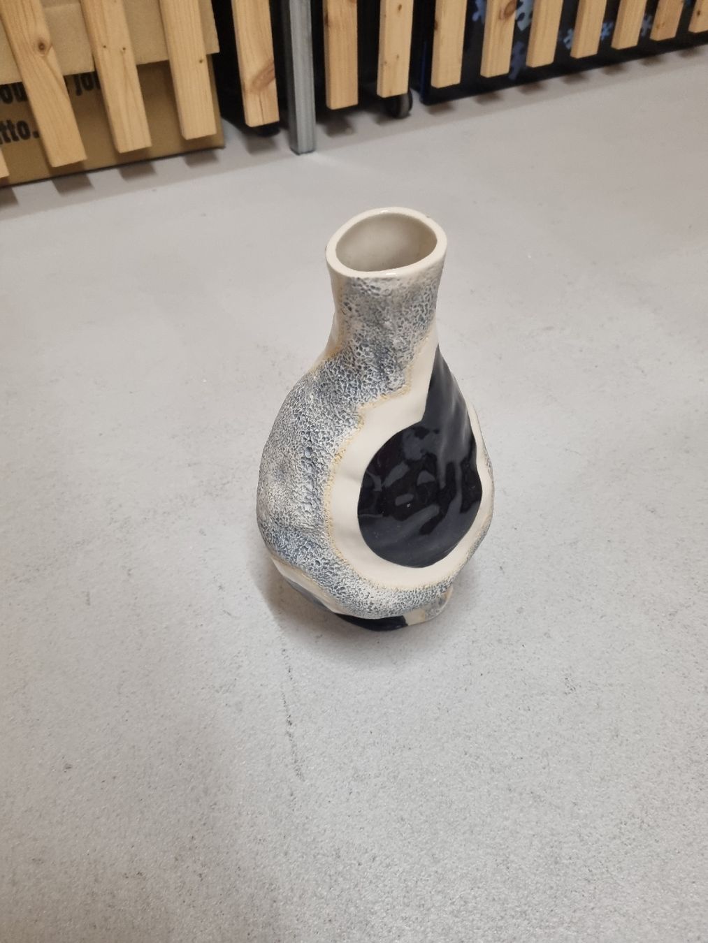 Hay Vasen & Gefässe: HAY Cowpattern Flower Vase – Neu (gemäss Beschreibung) aus Zürich von dvb_k2cq 1