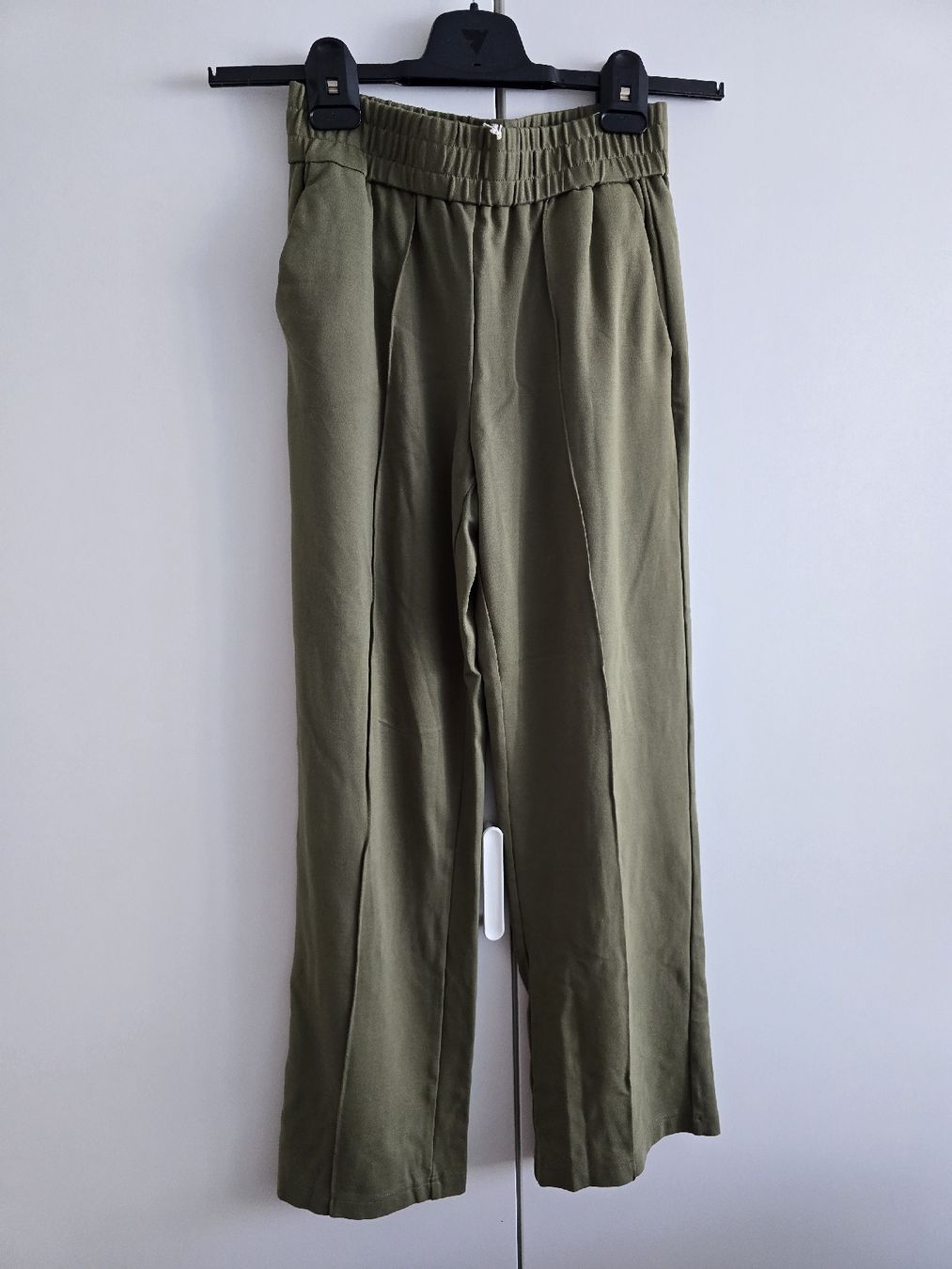 Only Pantaloni: Only Stoffhose - Grösse XS – Nuovo e nell'imballaggio originale da Rickenbach b. Wil venduto da Kth_v8