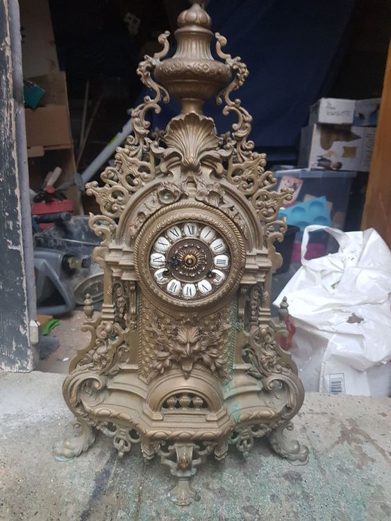 Vieille horloge pendule gothique bronze Acheter sur Ricardo