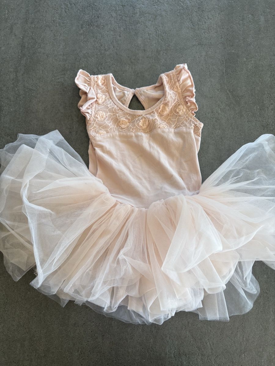 Kleider & Röcke: Tutu taille 110 – Gebraucht aus Chapelle-s-Moudon von vanesso