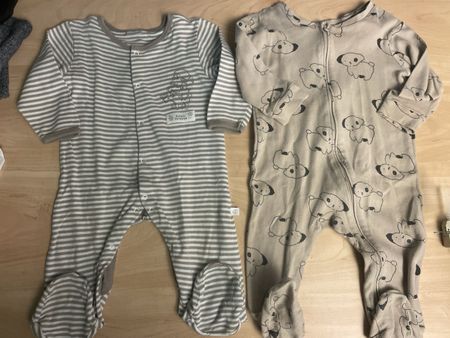 2 Baby Schlafanzüge/Pyjamas Grösse 74, neutral, Herbst/Winte