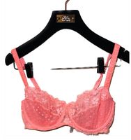 # WOMAN - BH 36 D - VICTORIA‘S SECRET #