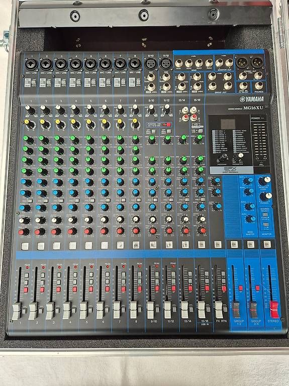 Platines de mixage: Yamaha MG16XU – D'occasion à Court par famille_schaer