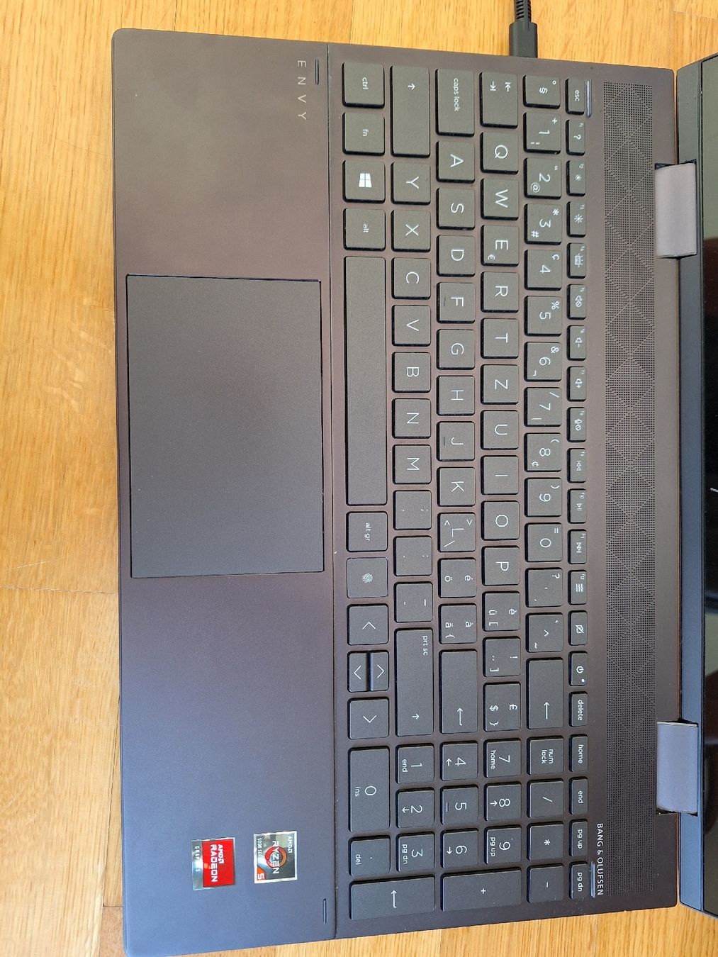 Hewlett Packard Notebooks: HP Envy X360 15" - Bildschirm defekt – Defekt aus Zürich von Nina077 5