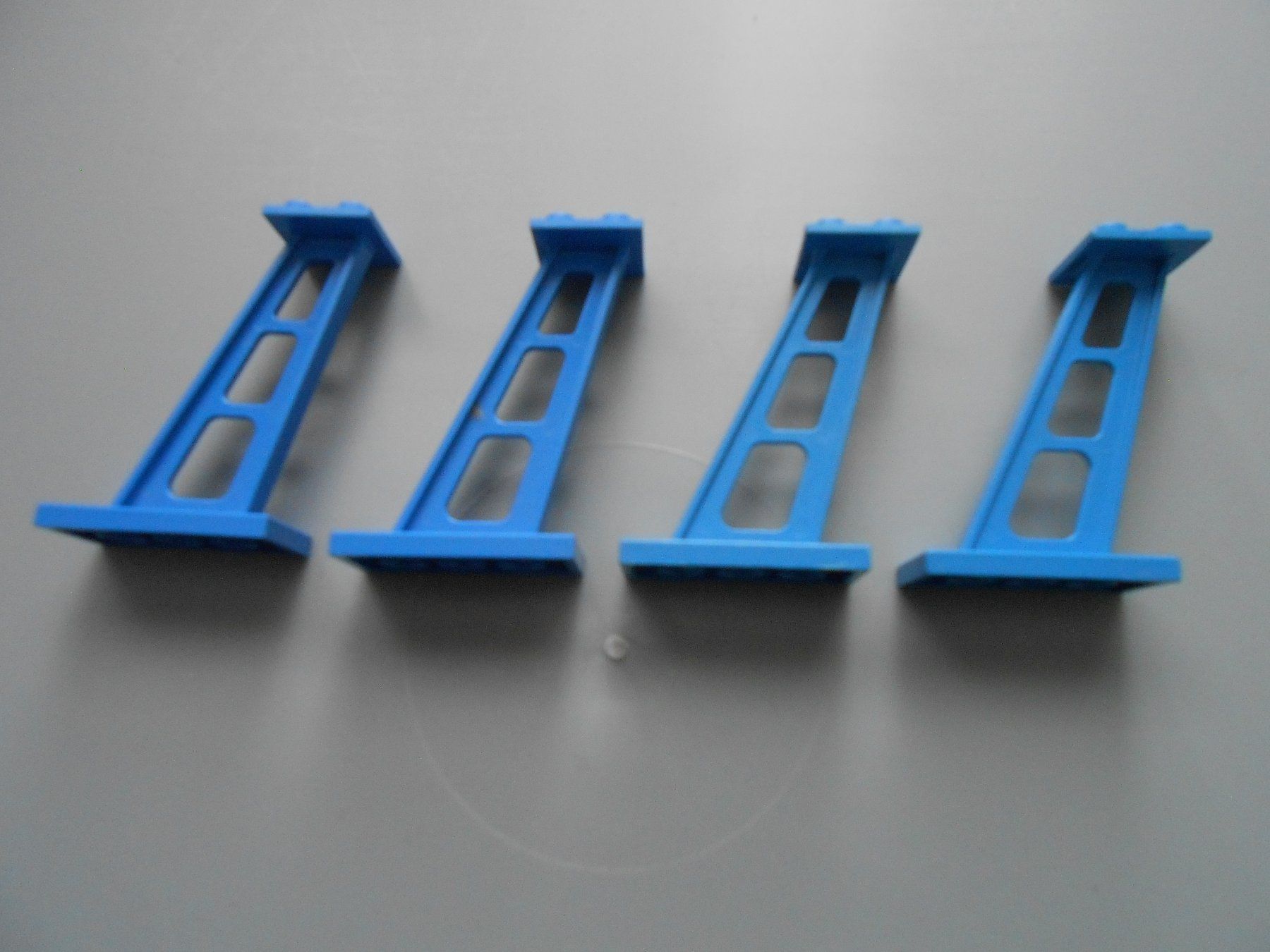 Lego Giocattoli: Lego Support 2x4x5 blau – Usato da Oftringen venduto da Link8