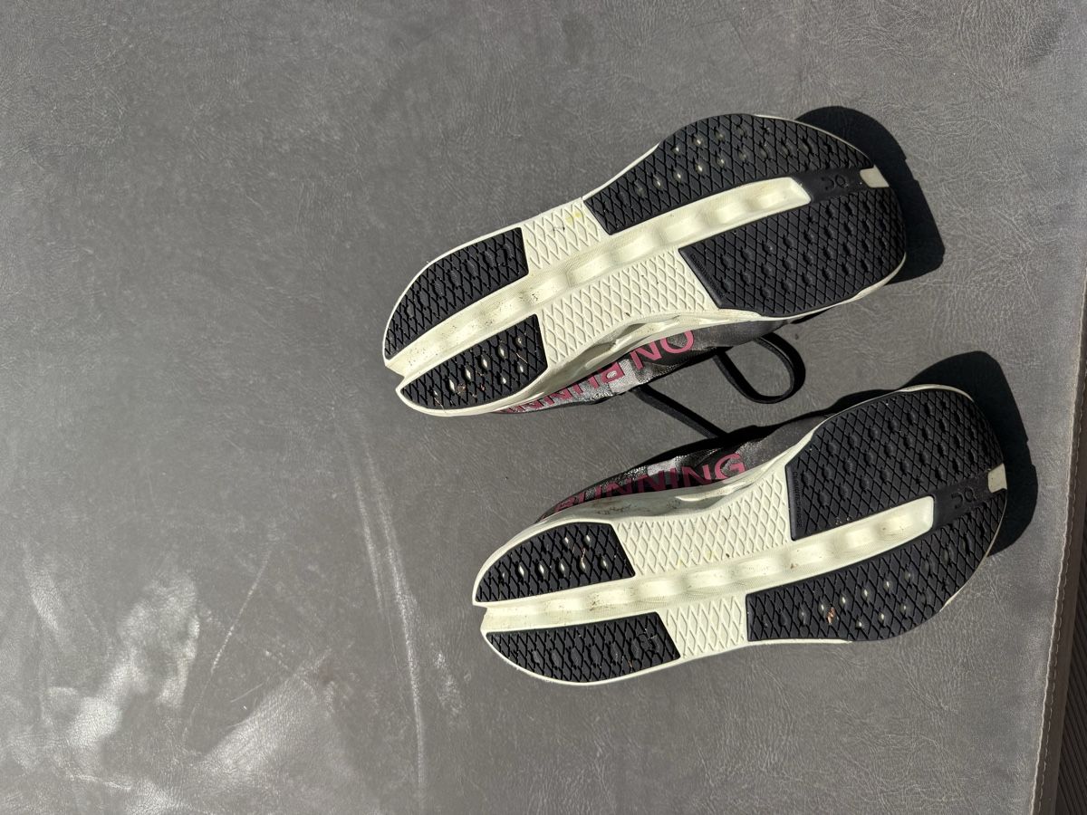 On Scarpe da uomo: On cloudsurfer next taille 44.5 – Usato da Courtelary venduto da mer_l68n 3