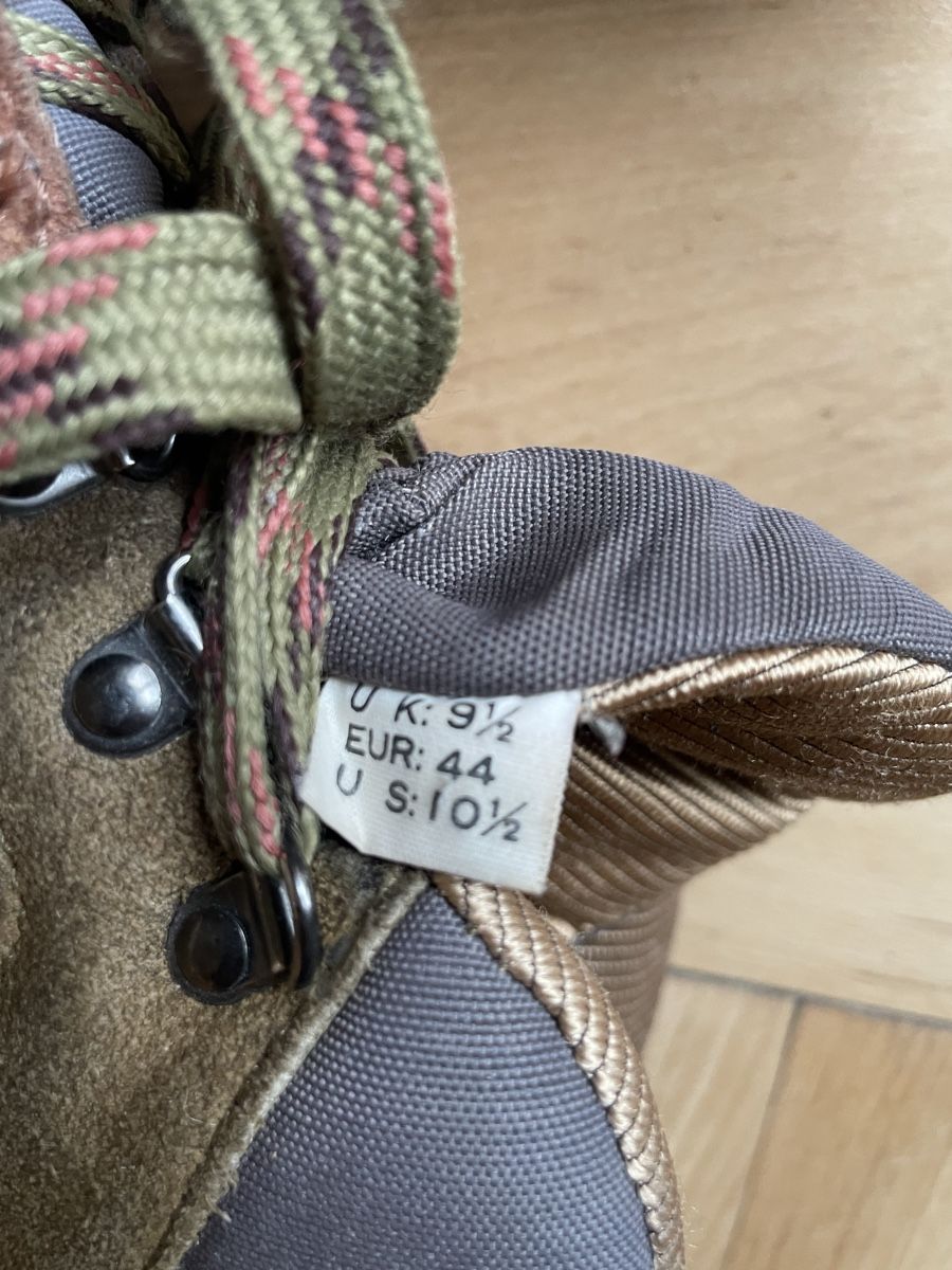 Salomon Herrenschuhe: Salomon Wanderschuhe Grösse 44 – Gebraucht aus Zürich von Rollladen 3