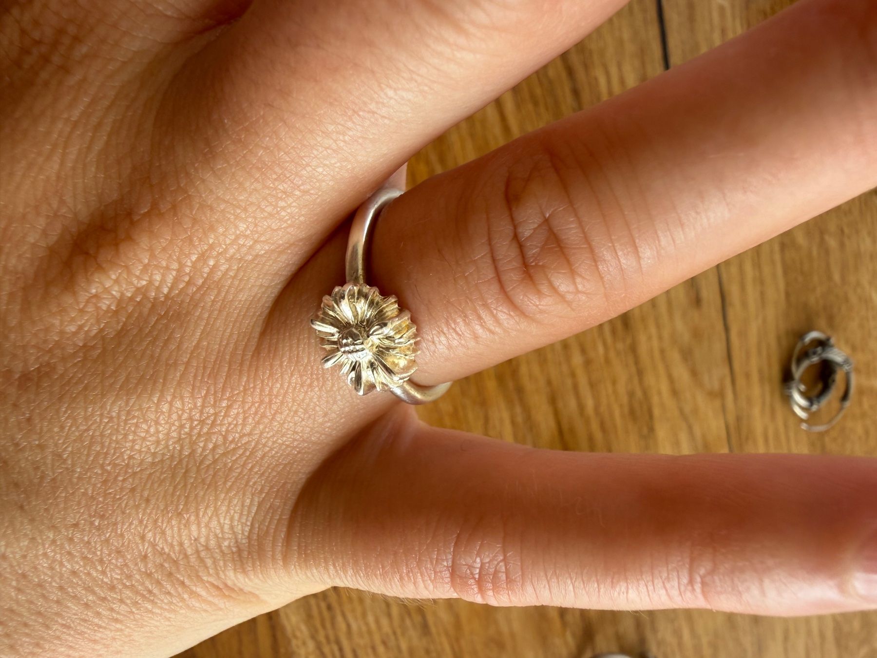Anelli: Silberring mit Blumenmotiv – Usato da Zürich venduto da AngelaZeh 1
