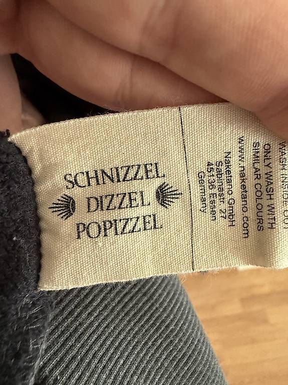 Pullover & Sweatshirts: Naketano Pullover Grösse L grau – Gebraucht aus Rütihof von Kromalit 2