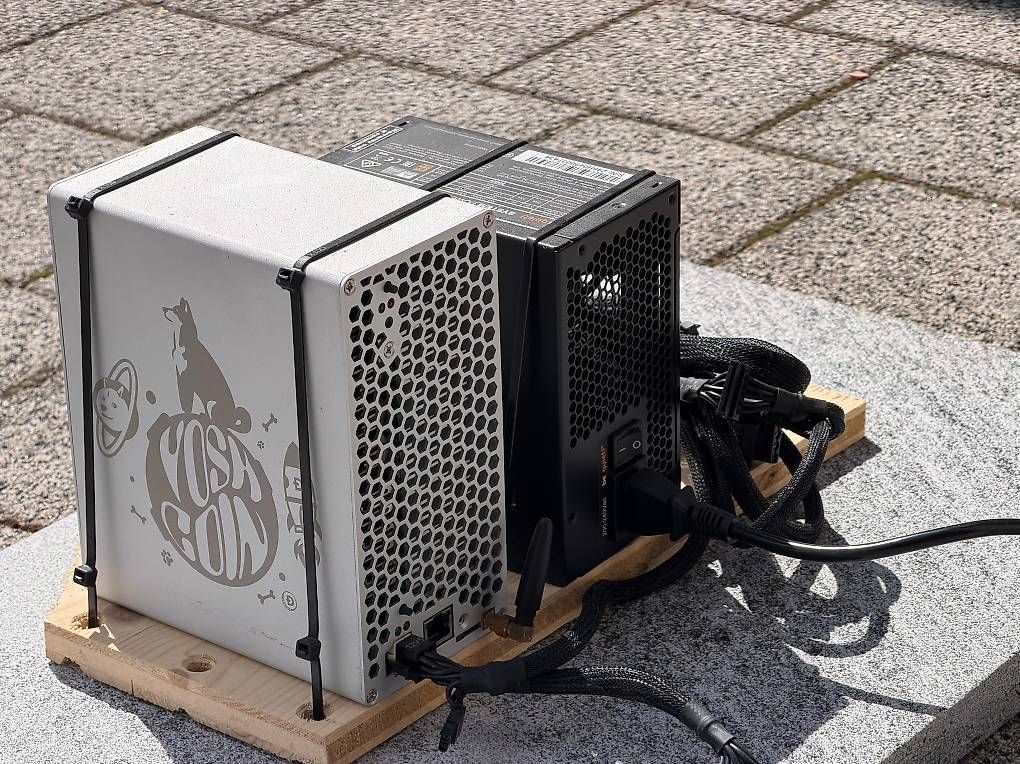 Goldshell Coin Miner: Goldshell Mini-DOGE Miner mit 500W Netzteil – D'occasion à Wohlenschwil par Snowbound 3