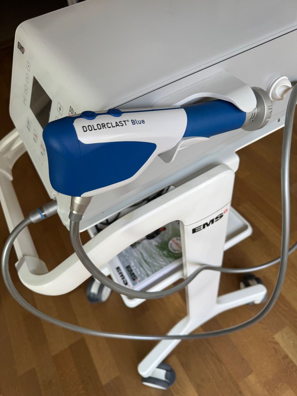 Appareils médicaux: radiales Stosswellengerät EMS – D'occasion à Bern par figureskater 1