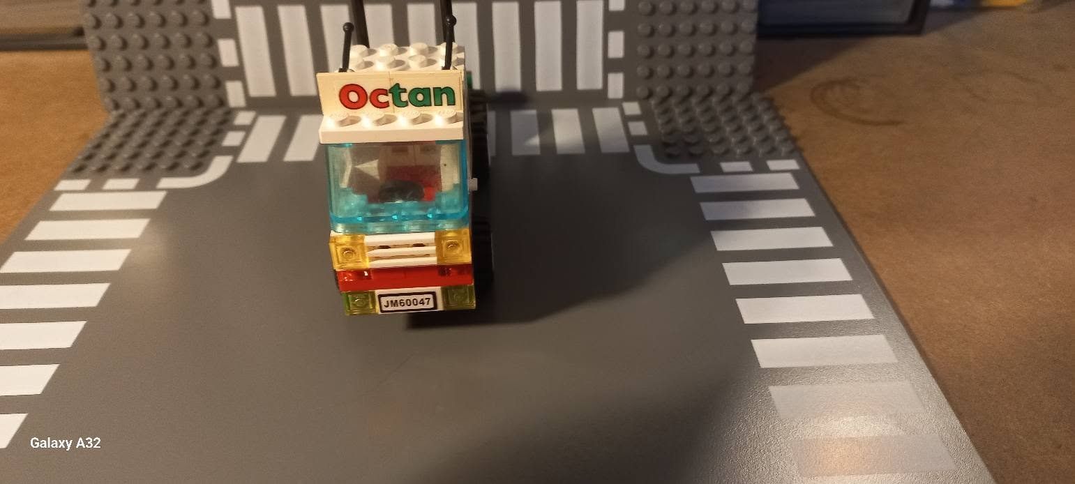 Lego Giocattoli: Le camion à citerne Octan Lego – Usato da La tour de treme venduto da Legocreation82 4