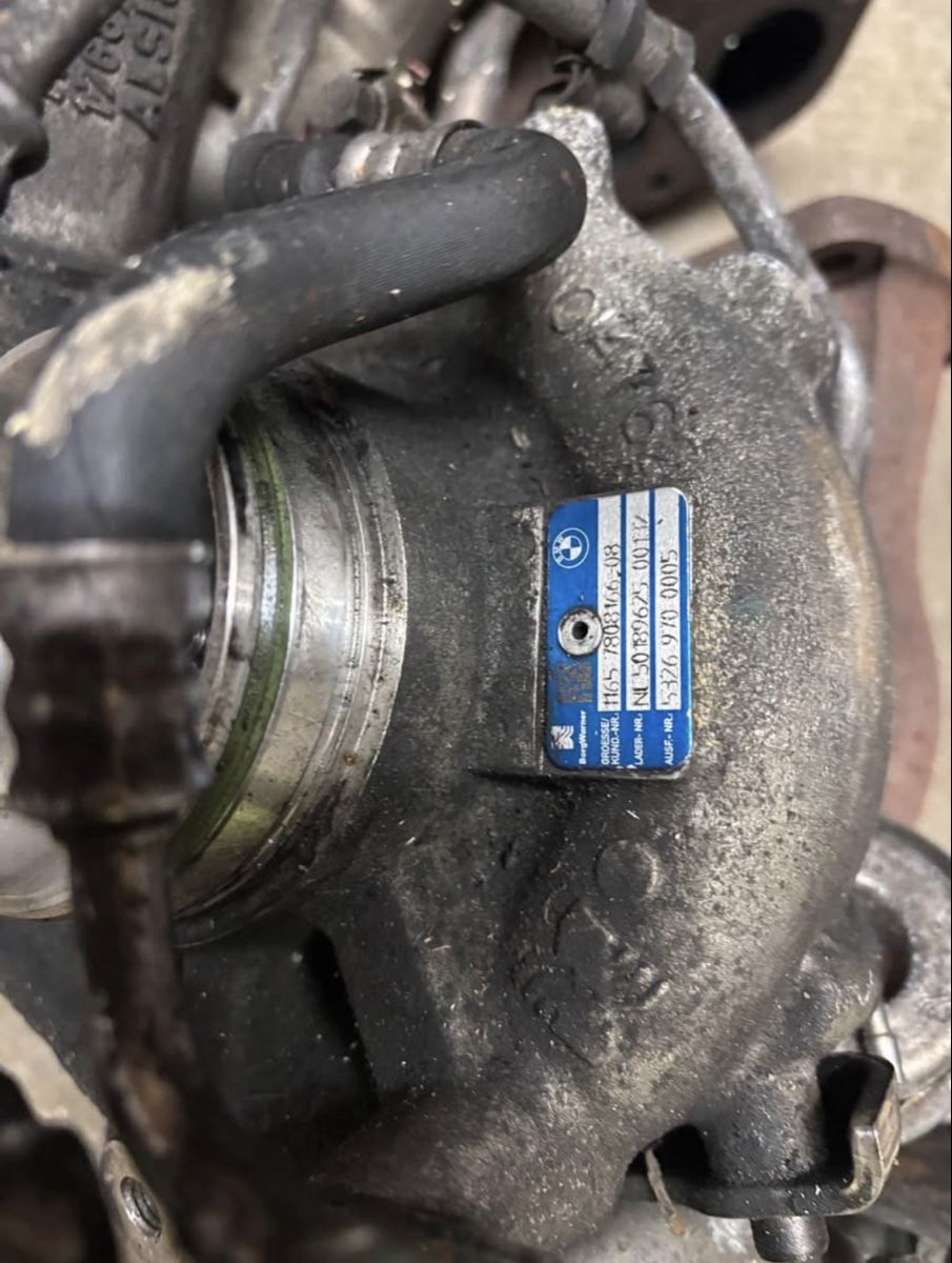 BMW Tutti pezzi di ricambio auto: Turbo compresseur pour bmw X6 40d E71 – Usato da Le Locle venduto da osc_hh52 1