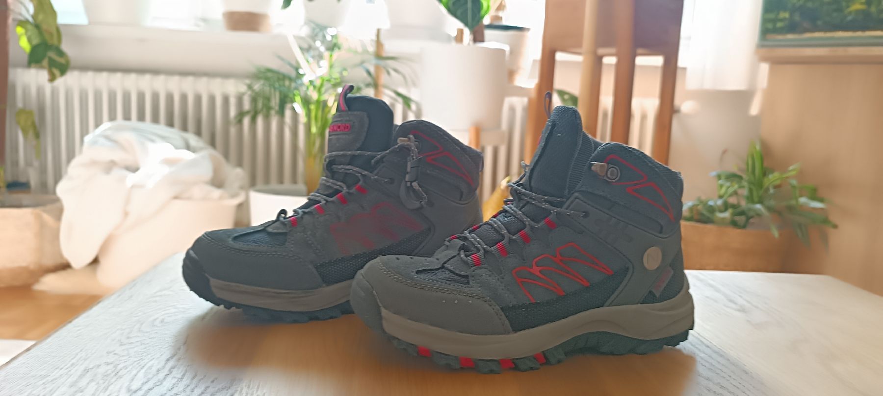 Scarpe per ragazzi: Wanderschuhe Gr. 33 N46 – Usato da Geroldswil venduto da Smartie1987 1
