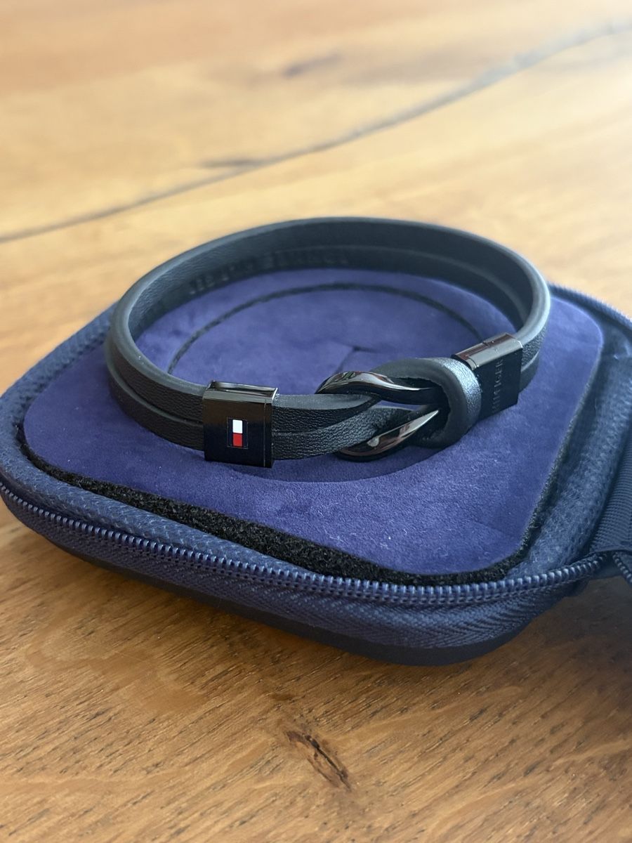 Tommy Hilfiger Armbänder & -reifen: Armband Leder Tommy Hilfiger schwarz – Neu (gemäss Beschreibung) aus Unterägeri von Sebi_82773