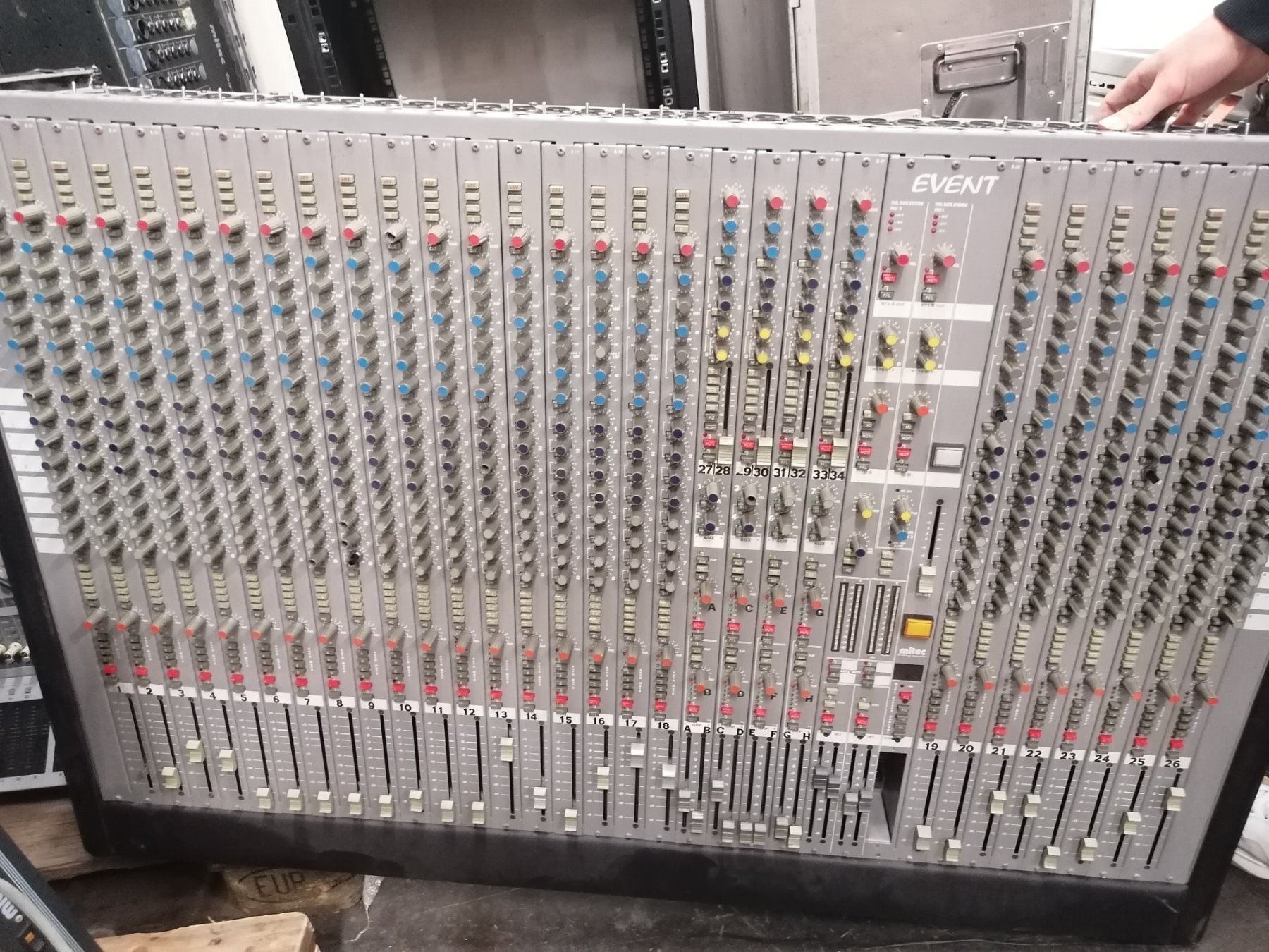 Console di mixaggio: Table de mixage  Mitec  Event 34 pistes – Usato da Biel/Bienne venduto da nah_6ckx 1