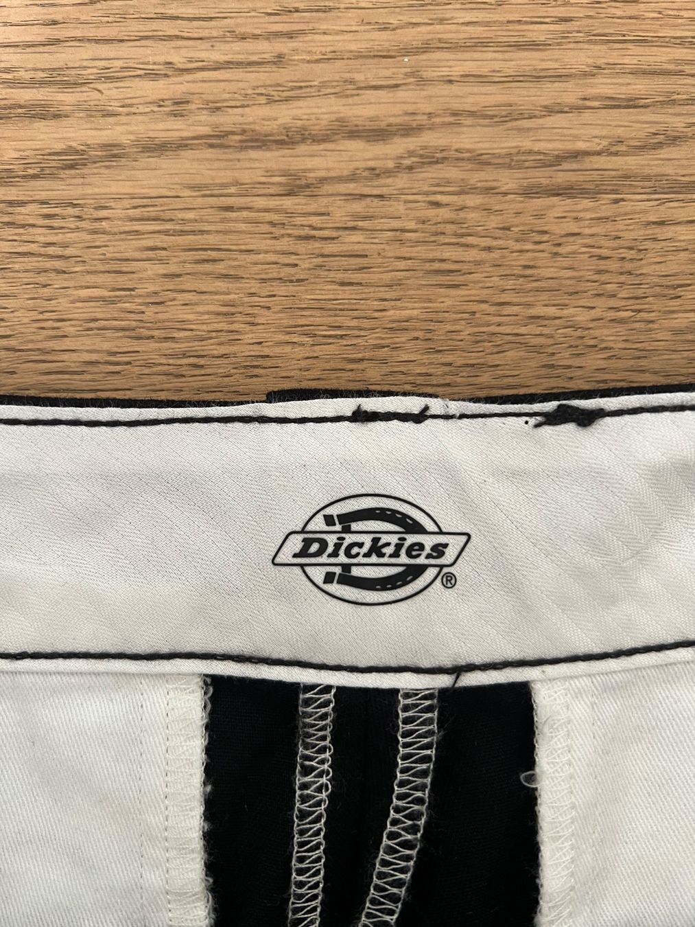 Dickies Pantaloni: Dickies Pantalon cargo  noir – Usato da Genève venduto da ohfildutemps 1